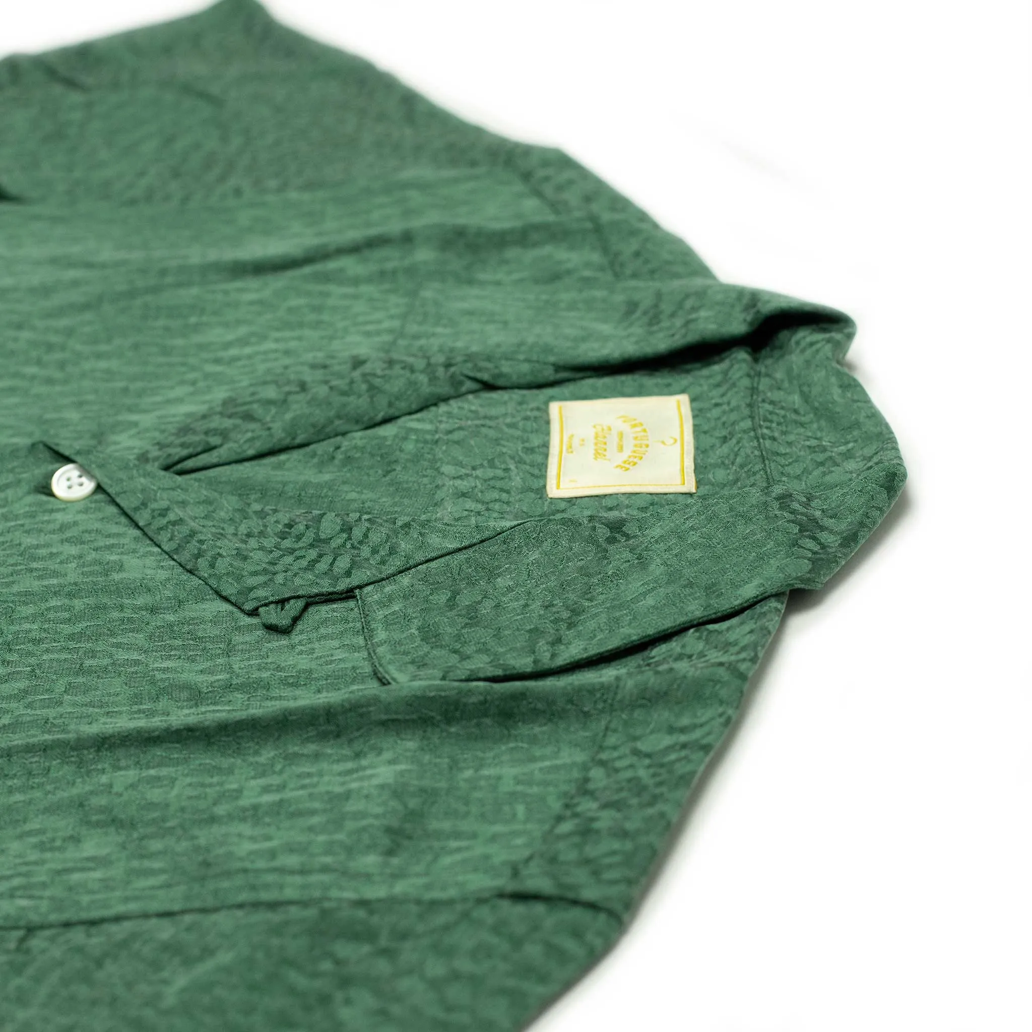 Finger Print camp collar shirt in green textured cupro and viscose