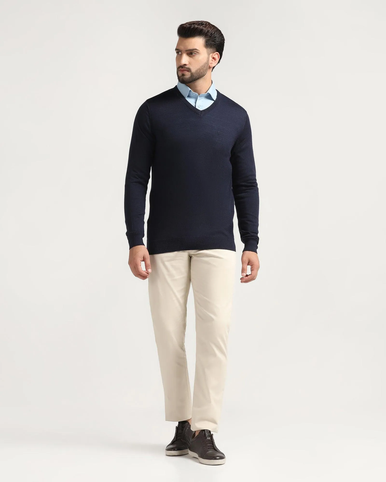 V-Neck Navy Solid Sweater - Rosin